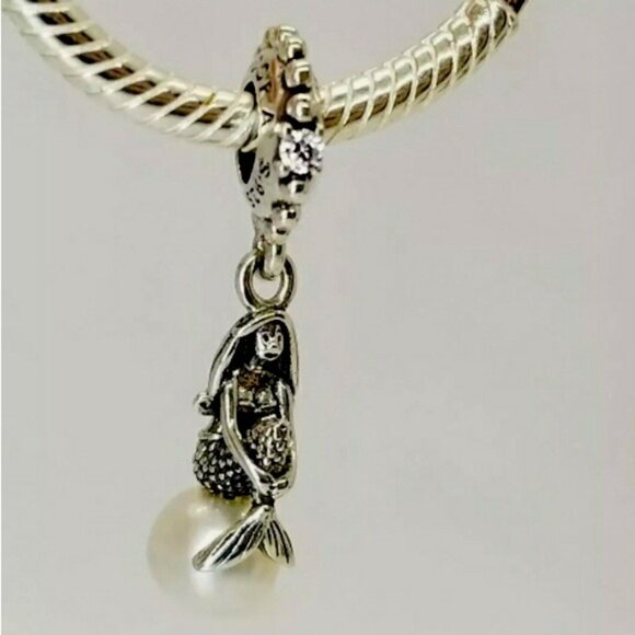 Pandora Disney Luminous Ariel Dangle Charm - Picture 1 of 3